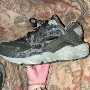 Green Nike Huaraches